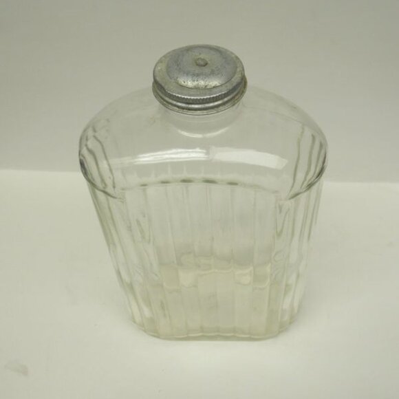 Vintage Crystal RIBBED 9 1/2" Half Gallon Water Bottle w/Original Sprinkler Lid - Picture 2 of 5